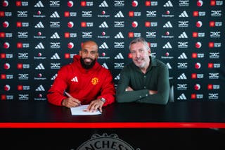 Bryan Mbeumo has completed his move to Man United